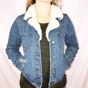 Hollister Blue Denim 100% Cotton Jean Jacket Faux Fur Collar Women's Large L EUC